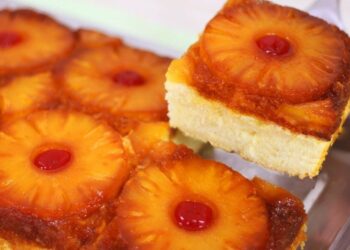 Bolo de Abacaxi - Como Fazer Bolo de Abacaxi Simples com Pedaços