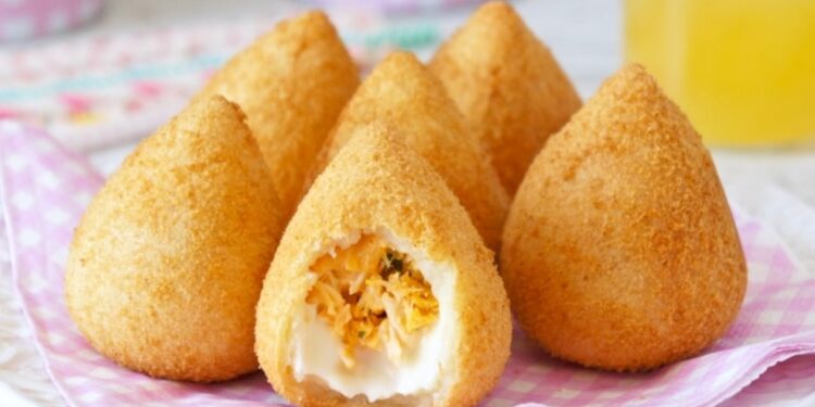 Como Fazer Coxinha de Frango com Catupiry Rápido e Gostoso