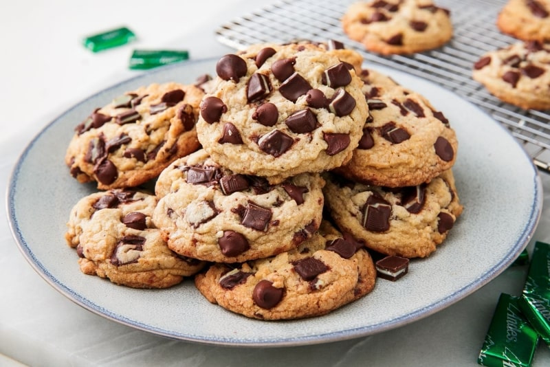 Como fazer Cookies Caseiros com Gotas de Chocolate (Receita de Cookies na Airfryer)