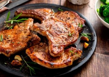 Costeleta de Porco na Airfryer Receita de Costeleta de Porco Assada no Forno