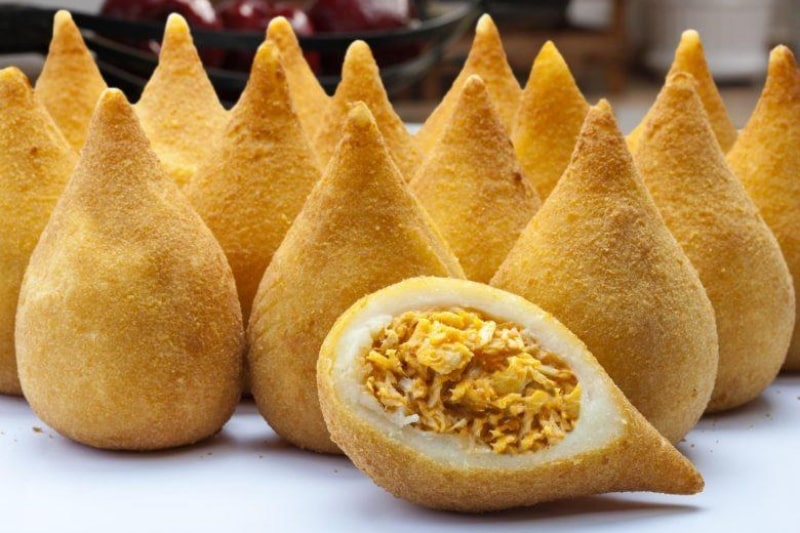 Coxinha de Frango Recheada com Catupiry