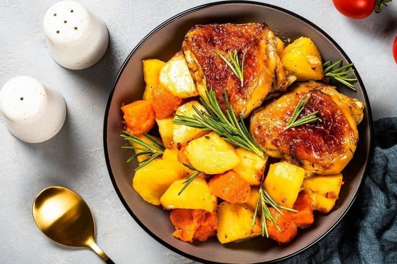 Sobrecoxa de Frango na Airfryer - A Maneira Mais Saborosa e Saudável de Preparar Frango