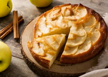 Torta de Maçã Simples Como Fazer a Melhor Torta de Maçã na Airfryer (Receita de Preguiçoso)