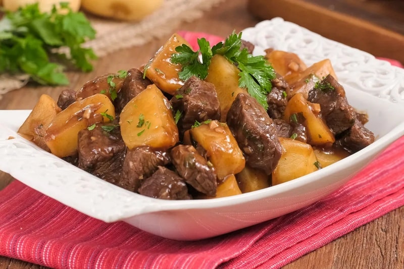 Como Fazer Carne de Panela com Batata