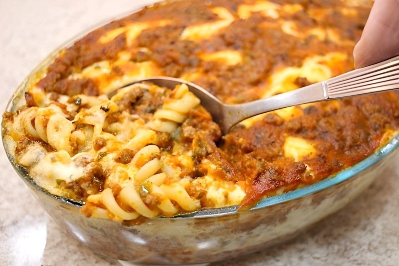 Como Fazer Macarronada Simples com Carne Moida e Queijo (Especial de Domingo)