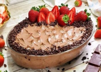 Como Fazer SUPER Mousse de Chocolate e Morango em apenas 5 Passos