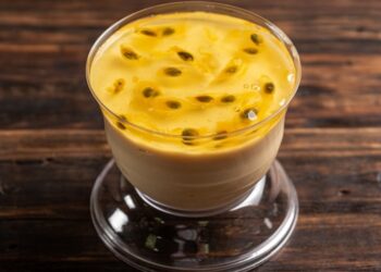 Como Fazer a Melhor Mousse de Maracujá Cremosa (Simples e Rápido)