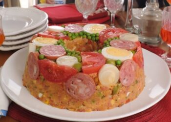 Cuscuz Paulista com Linguiça Calabresa