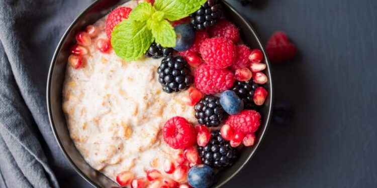 Receita de Mingau de Aveia com Frutas