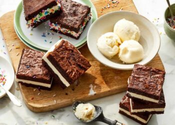 Brownie Recheado com Sorvete