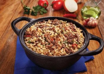 Como Fazer Arroz com Carne Desfiada