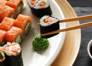 Como Fazer Sushi de Salmão