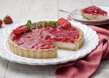 Como Fazer Torta de Morango com Bolacha Maizena