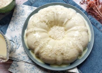 Pudim de Leite Condensado e Maria-Mole