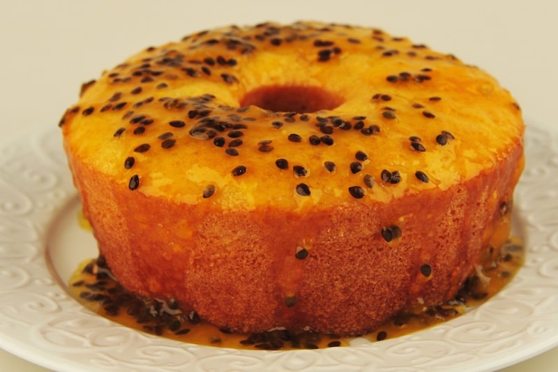 Receita de Bolo de Maracujá com Calda de Rum