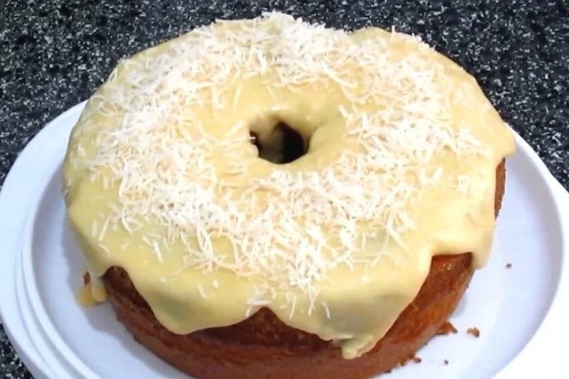 Receita de Bolo de Milho com Cobertura de Cocada