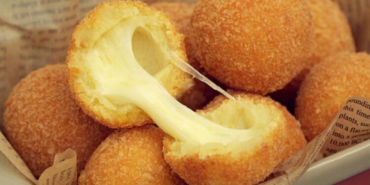 Bolinha de Queijo com 3 Ingredientes