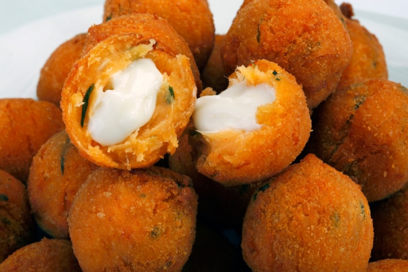 Bolinho de Frango com Catupiry