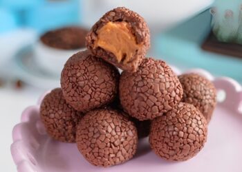 Como Fazer Brigadeiro Recheado com Doce de Leite