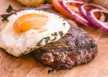 Como Fazer Bife a Cavalo