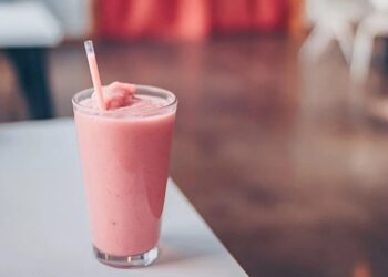 Como Fazer Vitamina de Morango sem Lactose