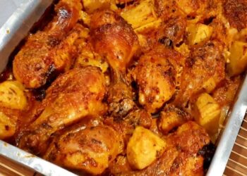 Receita de Coxa de Frango Assada Crocante no Forno