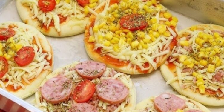 Receita de Mini Pizza Caseira