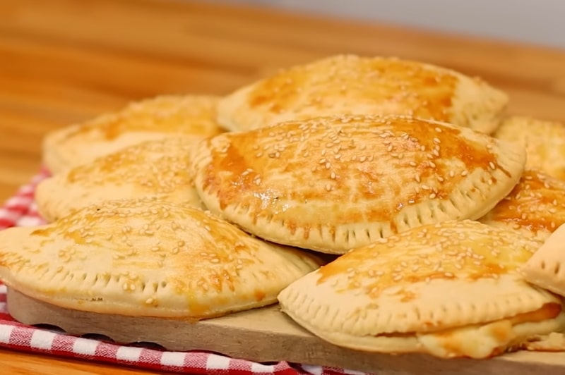 Receita de Pastel Assado com Massa de Guaraná!