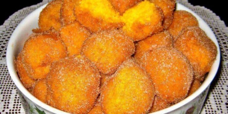 Bolinho de Chuva de Fubá