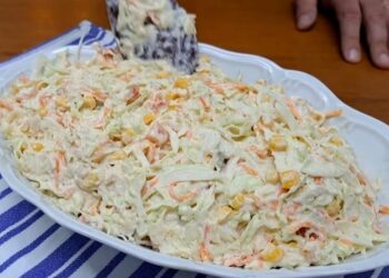 Como Fazer Salada de Repolho Cremosa com Frango