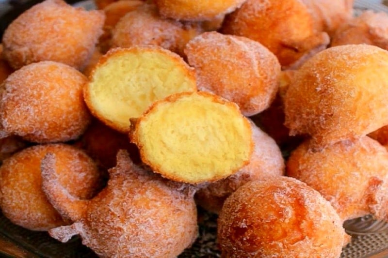 Receita de Bolinho de Chuva de Fubá Super Delicioso